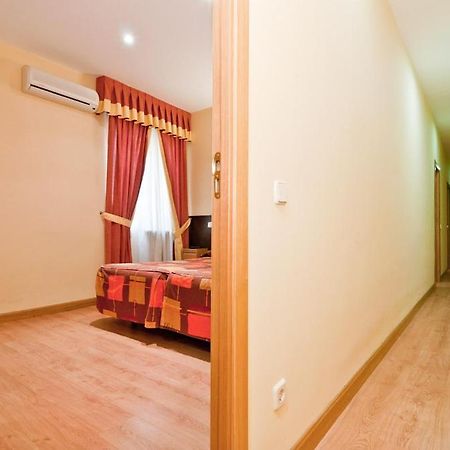 Hostal Las Cortes Madrid Exteriér fotografie