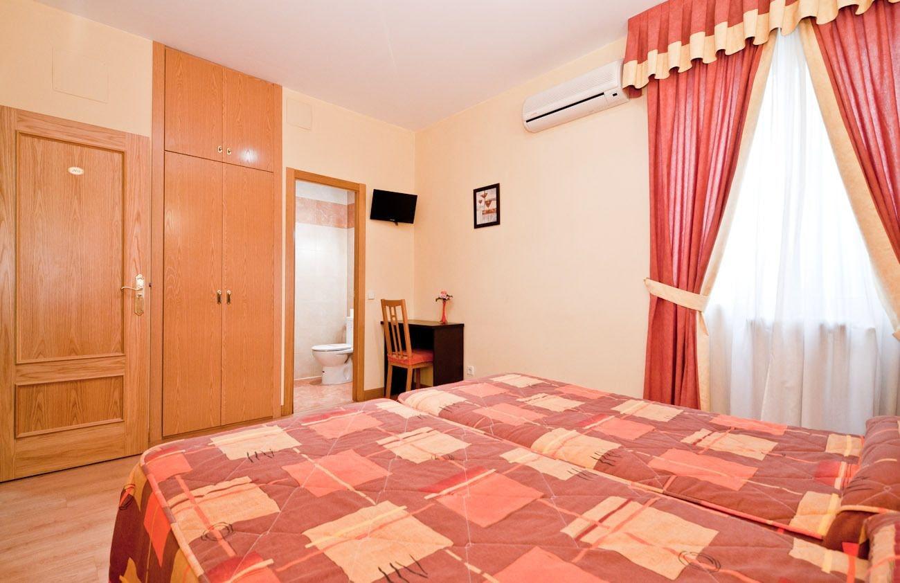 Hostal Las Cortes Madrid Exteriér fotografie