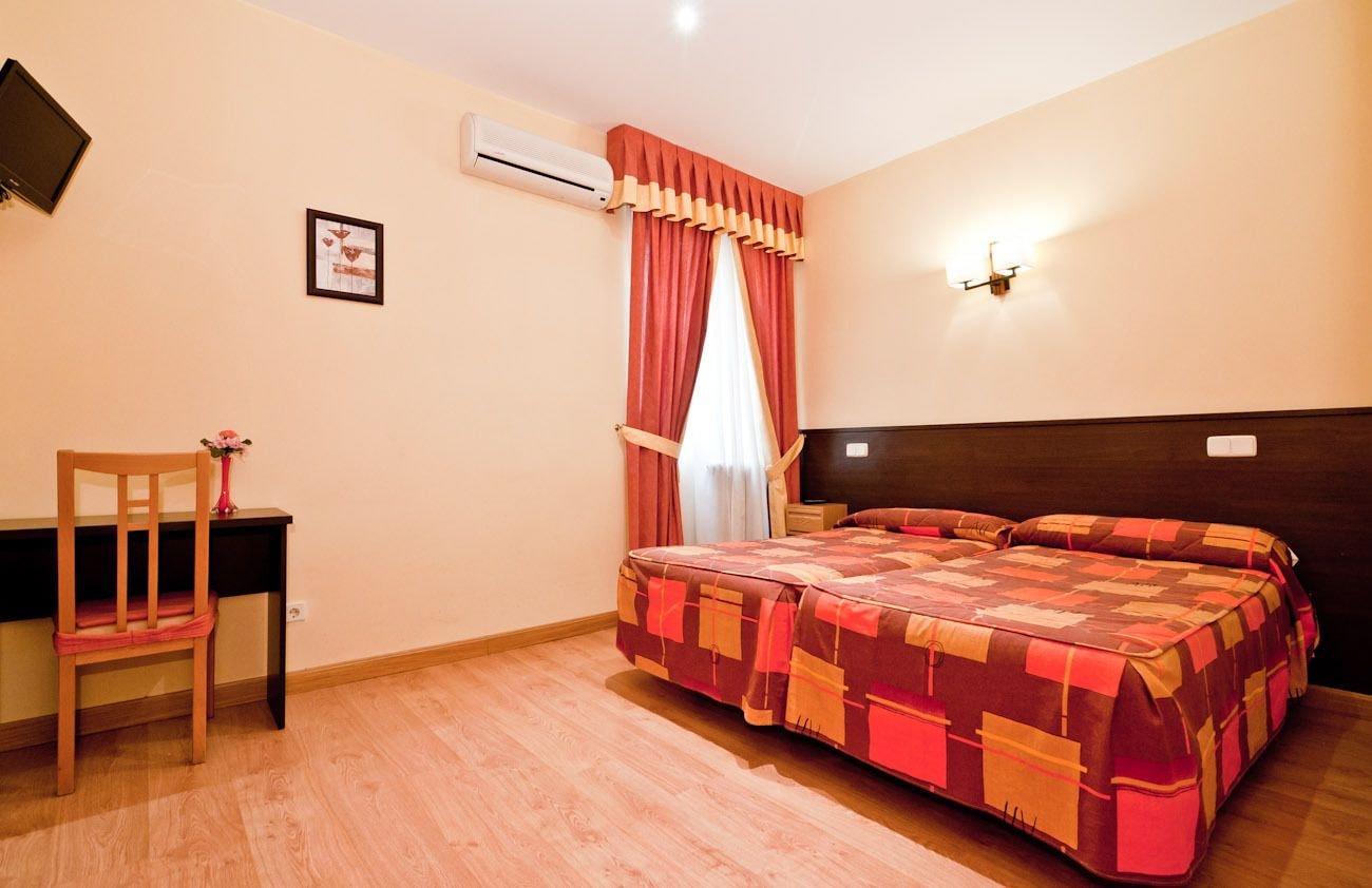 Hostal Las Cortes Madrid Exteriér fotografie