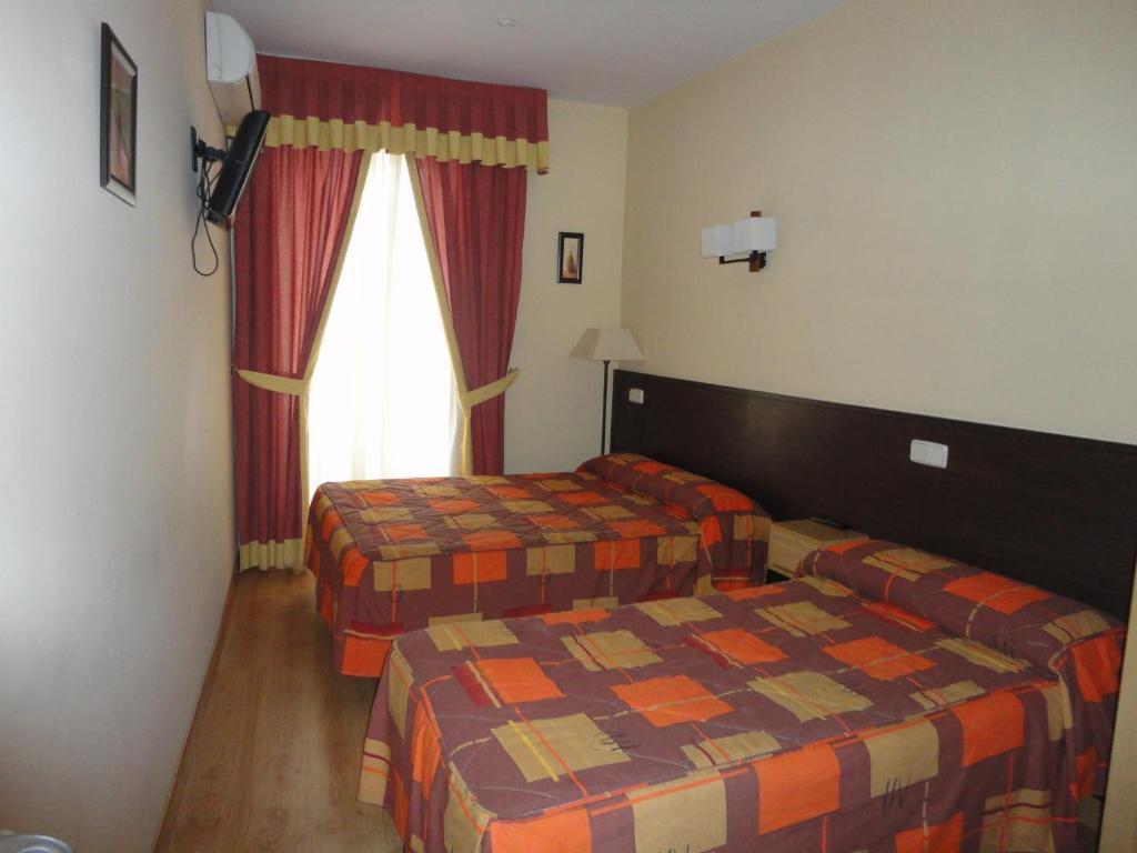 Hostal Las Cortes Madrid Exteriér fotografie