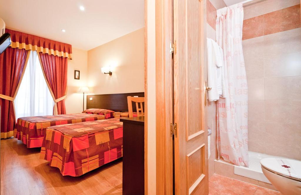 Hostal Las Cortes Madrid Exteriér fotografie